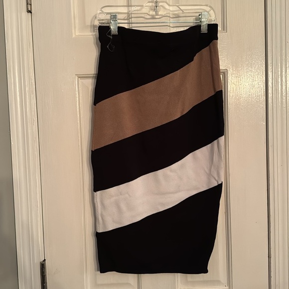 Hera Collection knitted stripped pencil skirt NWT S - Picture 4 of 7